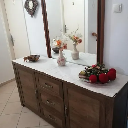 φωτεινή Καμένα Βούρλα