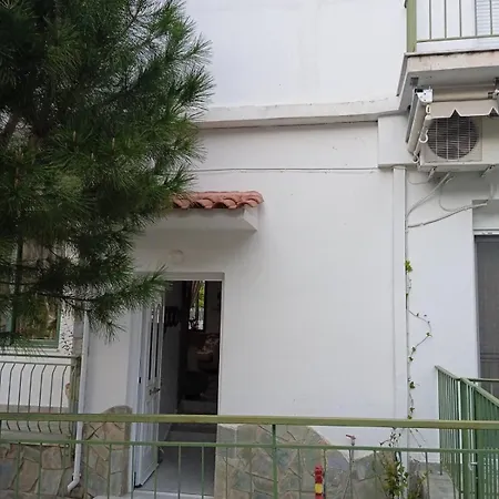 φωτεινή Καμένα Βούρλα