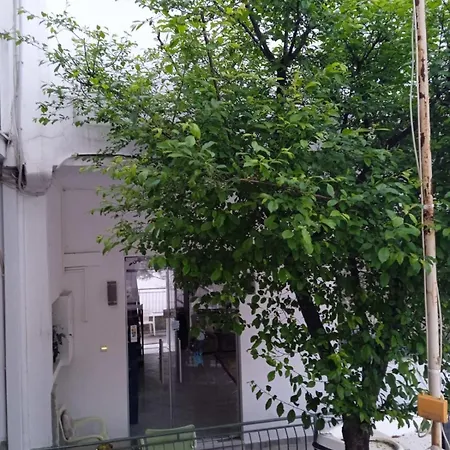 φωτεινή Ξενοδοχείο με διαμερίσματα