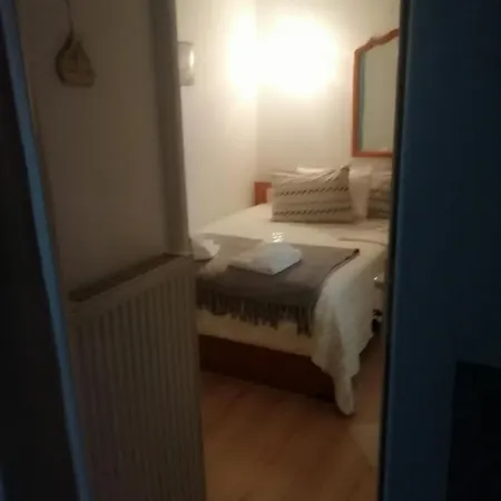 φωτεινή Ξενοδοχείο με διαμερίσματα Καμένα Βούρλα
