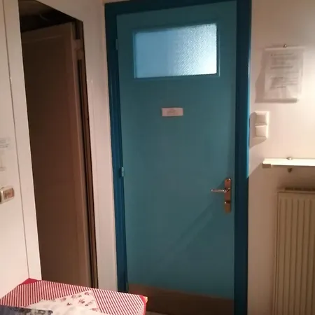 φωτεινή Ξενοδοχείο με διαμερίσματα 2*