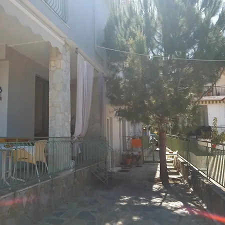 φωτεινή Καμένα Βούρλα