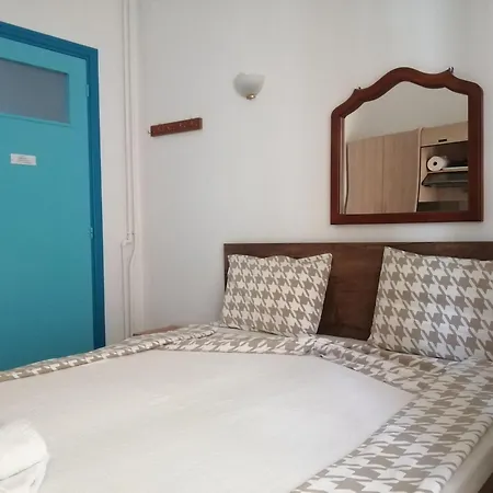 Aparthotel Fotini Kamena Vourla