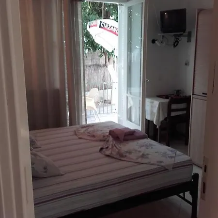 Aparthotel Fotini Kamena Vourla